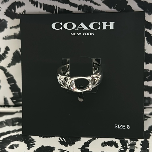 Coach silver ring. Size 8 - Picture 1 of 3